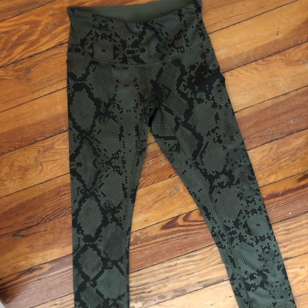 Size 2 crop lulu lemon leggings